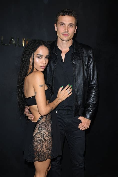 is zoe kravitz married.